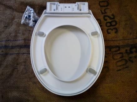 Standard Size Shape and Fit Toilet Seat With Bar Hinge TOP FIX